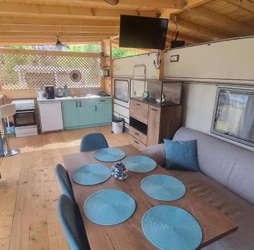 Kamp alanı каравана тиана *