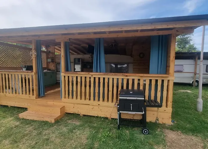 каравана тиана Къмпинг